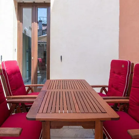 Ve.n.i.ce Cera Remer Apartment