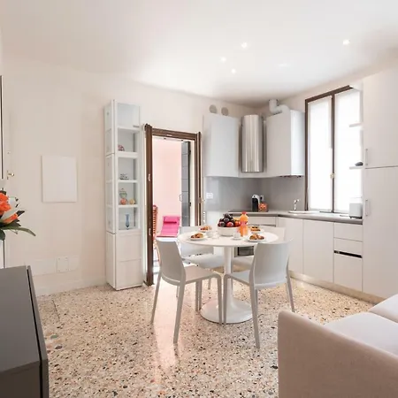 Apartment Ve.n.i.ce Cera Remer *